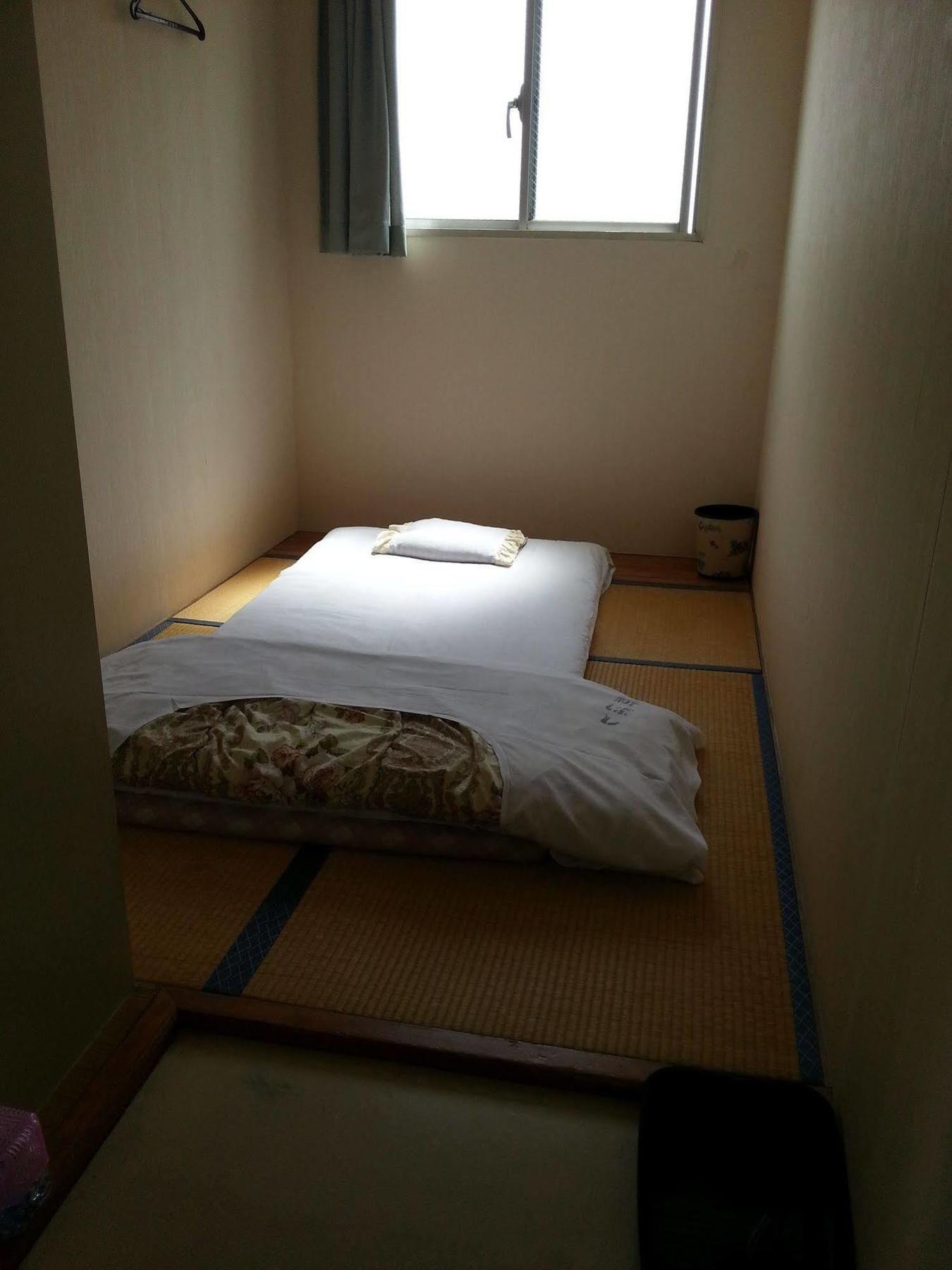 Business Hotel Shinbashi Osaka Exterior foto